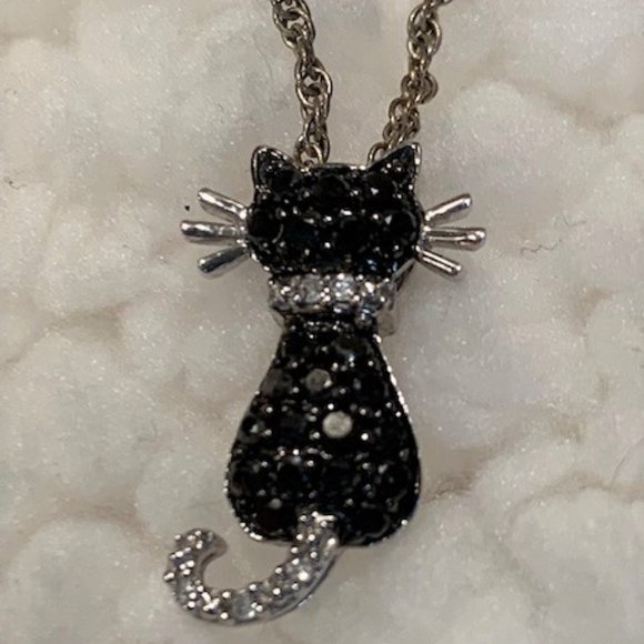 Jewelry - Black Diamond Cat Pendant Necklace